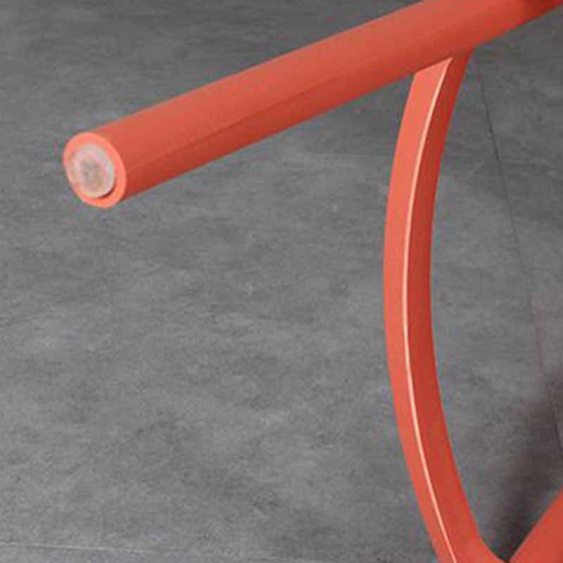 Moderno sgabello da bar in plastica da banco di backnatless.