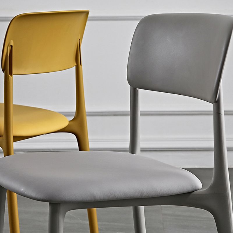 Plastic Scandinavian Restaurant Side Chair Matte Finish Open Dining Chair