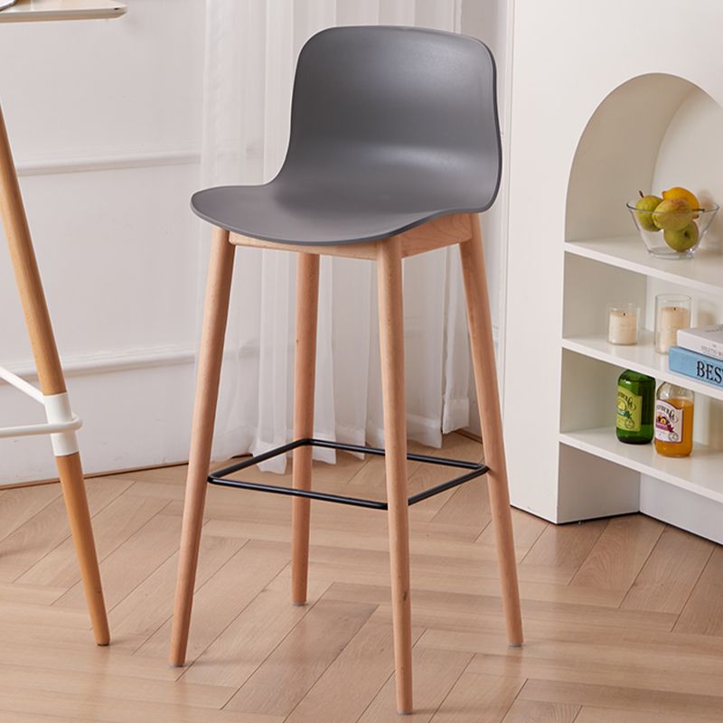 Modern Low Back Stool Plastic Footrest Bar Stool with Solid Wood Legs