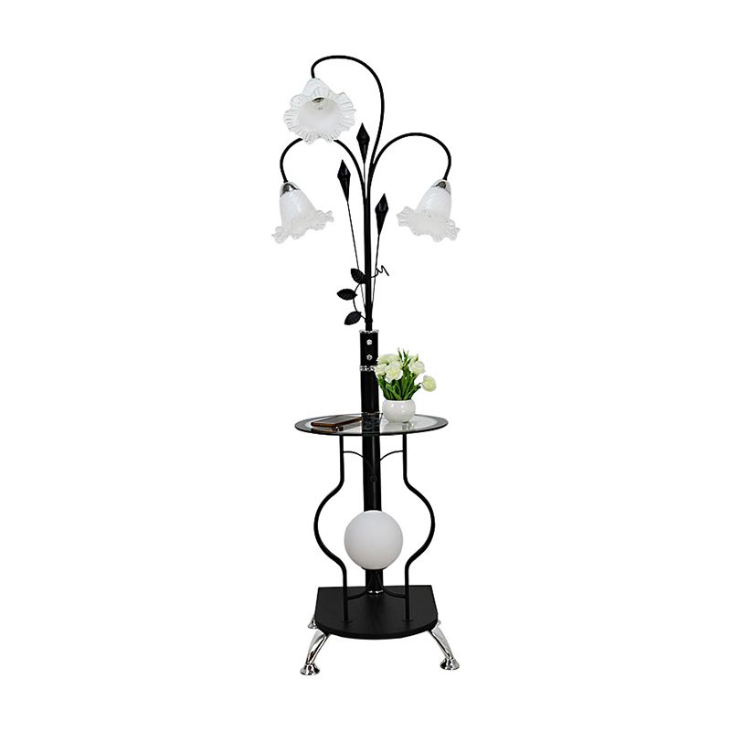 Lámpara de pie de metal de campo de 3 bombas en negro/negro con sombra de vidrio floral
