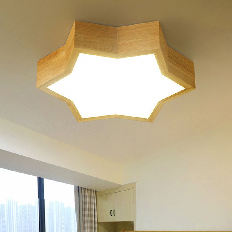 Lampada da soffitto a forma di stella della camera da letto del bambino Stile semplice di legno in Beige Flush Mount Plafoniera