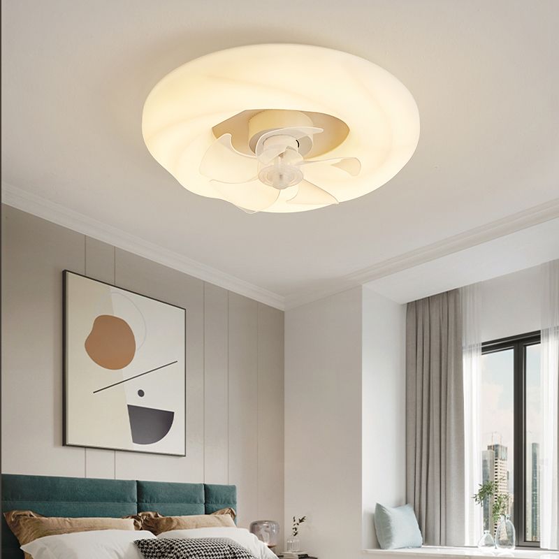 Metal Circular Ceiling Fan Light Nordic Style LED Ceiling Mounted Light
