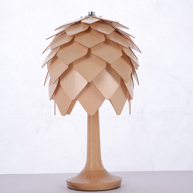 Lámpara de mesa de cono de pino de madera Estilo contemporáneo Iluminación de mesa beige de 1 luces para dormitorio