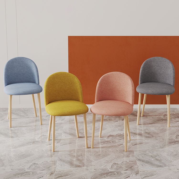 Chaise d'appoint contemporaine pour la maison, chaise de salle à manger en métal à dossier Parsons pour un usage domestique