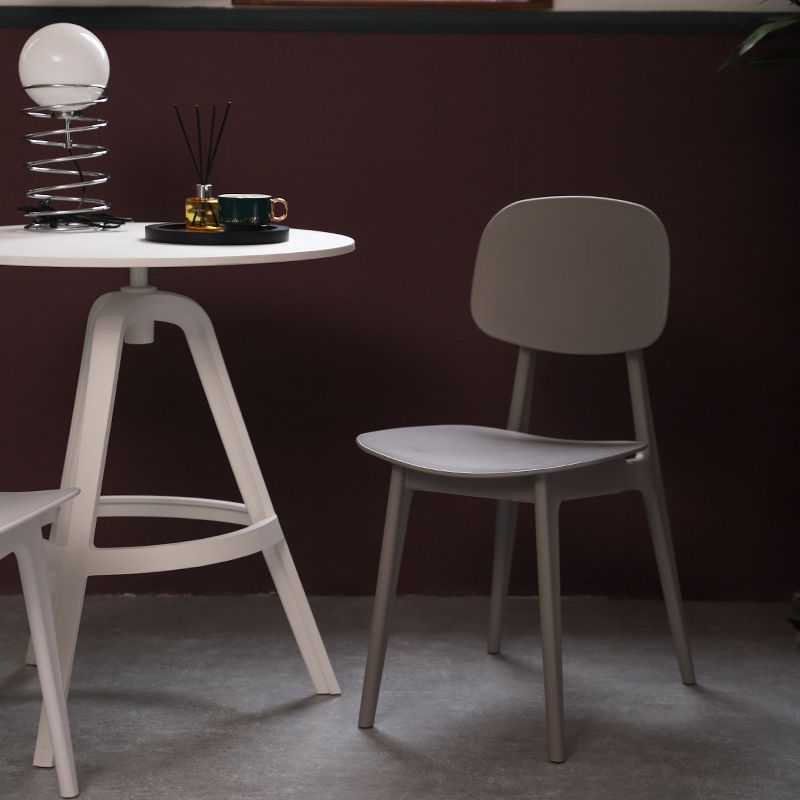 Sedia da pranzo moderna per interno-esterno.
