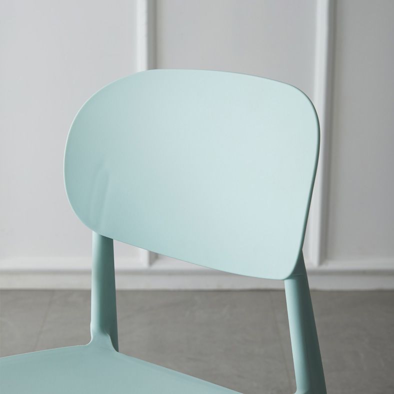 Chaise de salle à manger sans accoudoirs à dossier ouvert Chaises d'appoint empilables en plastique (Ensemble de 4)