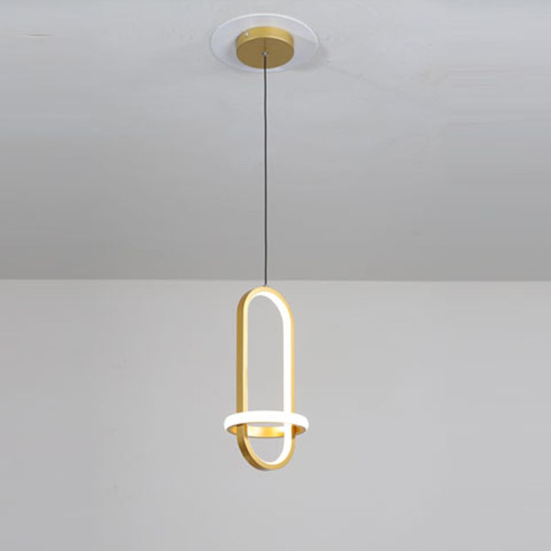 Aluminium LED Hanging Light dans un style concis moderne en fer forgé, une lumière suspendue géométrique avec une teinte en silicone