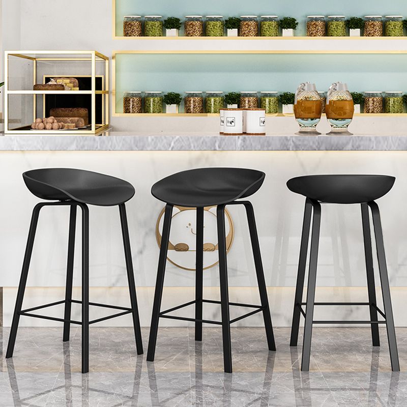 Modern Backrest Armless Counter Stool Plastic Bar Stool with Metal 4 Legs