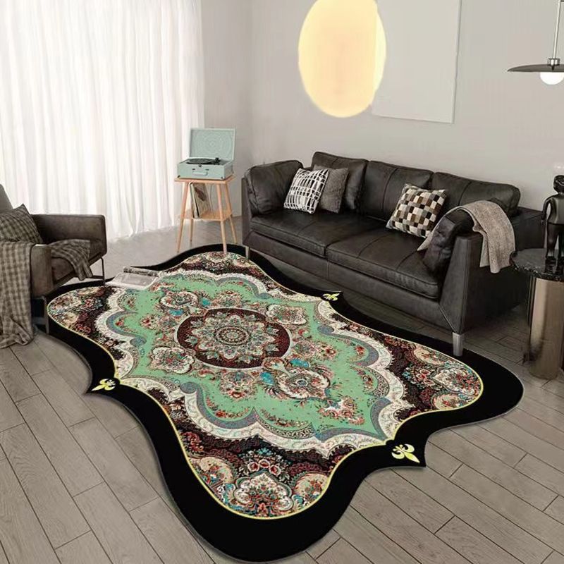 Novelty Shape Carpet Medallion Print Carpet Non-Slip Backing Polyester Rug for Home Decor