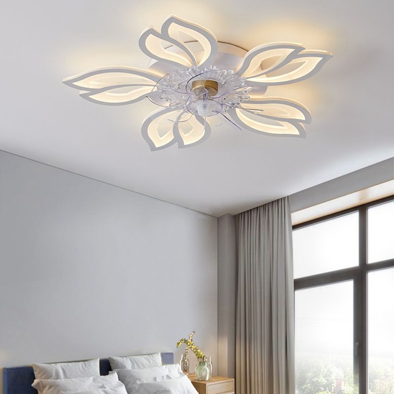 Nordische Metall Deckenlüftungslampe Multi-Head-LED-Flush-Montage-Leuchte mit klarem Kunststofflüfterblatt