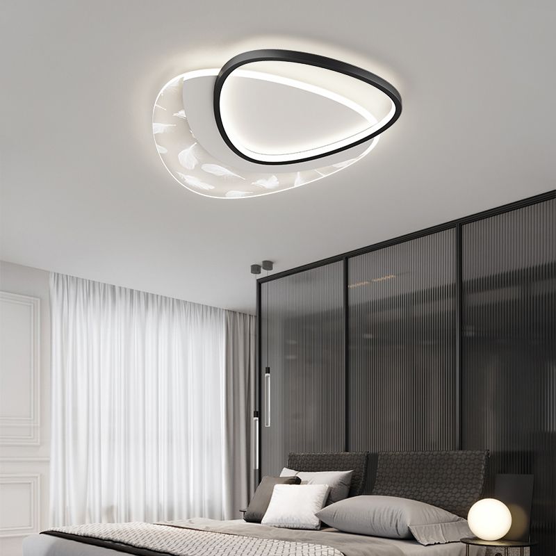 Moderne dreieckige Deckenleuchte aus Metall mit 2 Leuchten für das Esszimmer