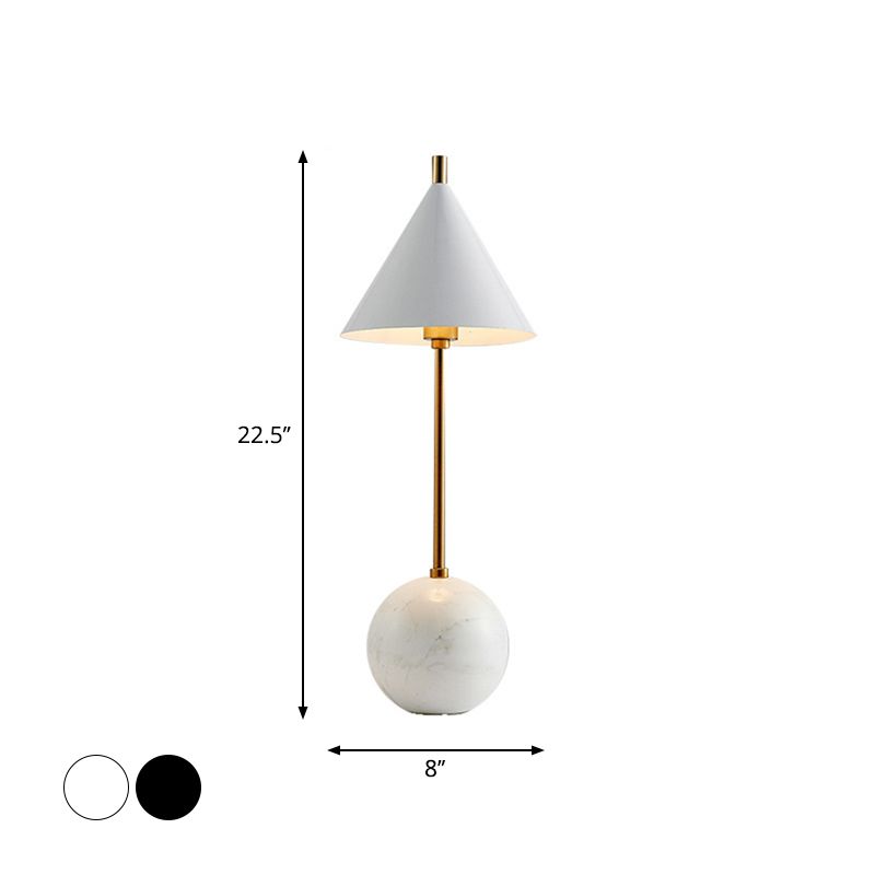 Globe Nightstand Light Nordic Marble 1-Light Black / White and Brass Table Lampe avec ombre de cône