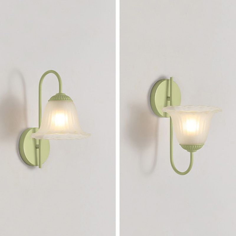 Modern Metal Wall Sconce Flower Shape Wall Light with Glass Shade for Living Room