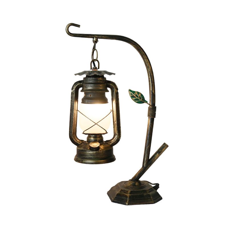 Tavolo in ottone/rame cherosene Light warehouse vetro opale 1 illuminazione da camera da letto leggera con base metallica