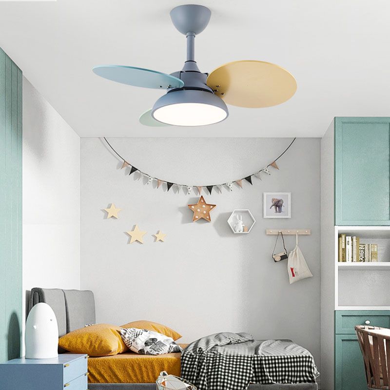 Niños Artísticos LED Light Light Iron Fan Landelier con lámina de madera colorida