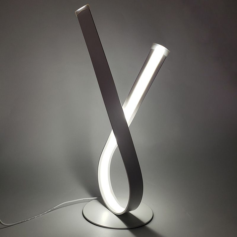 Lampada da tavolo lineare Lampade da comodino moderne Lampada da tavolo in metallo a 1 luce in bianco