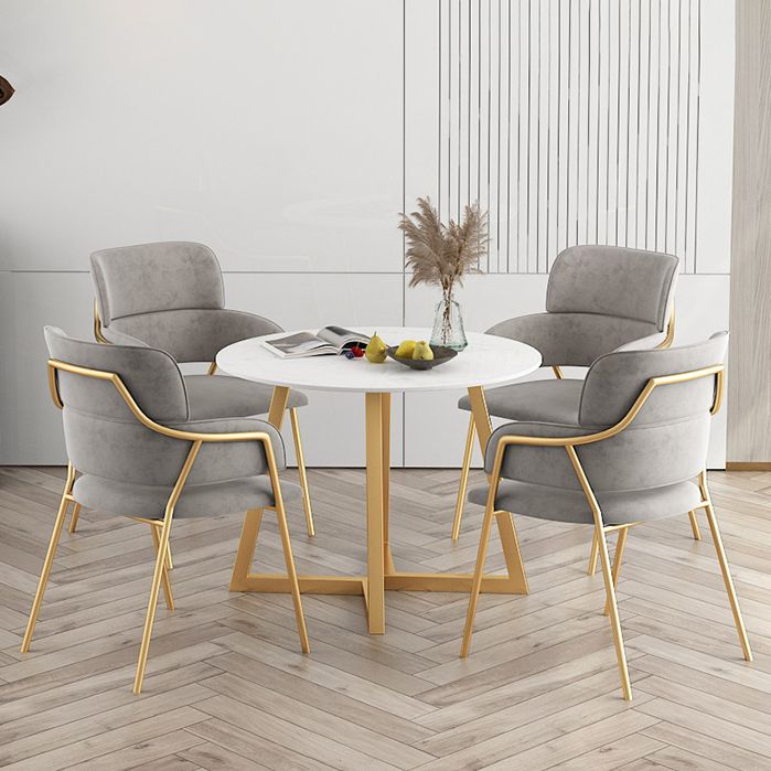 El comedor del metal del estilo nórdico preside el sillón del terciopelo para el restaurante