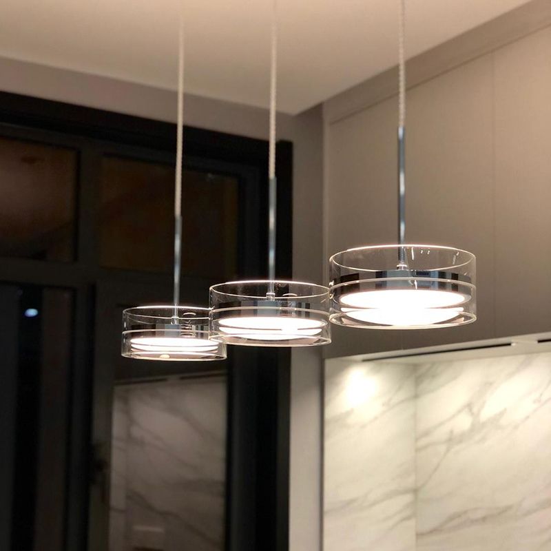 Iluminación de suspensión redonda plateada Simplicidad Cuerte LED de vidrio transparente para comedor