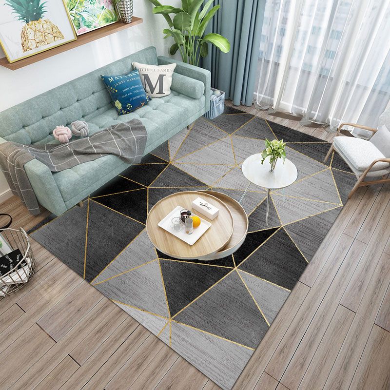 Distressed Graphic Pattern Carpet Polyester Rug Stain Resistant Indoor Rug for Home Decoration