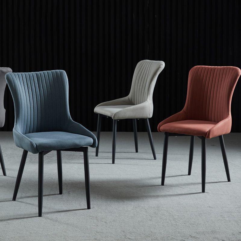 Chaise latéral moderne en cuir en cuir massif solide chaises de salle à manger sans jambes en métal