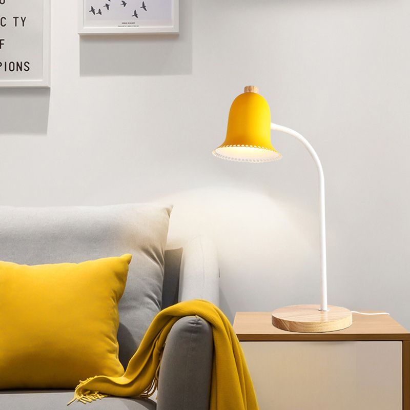 Bell de metal Pequeña Ligera Ligera Dormitorio infantil Single Head Nordic Style Desk Light