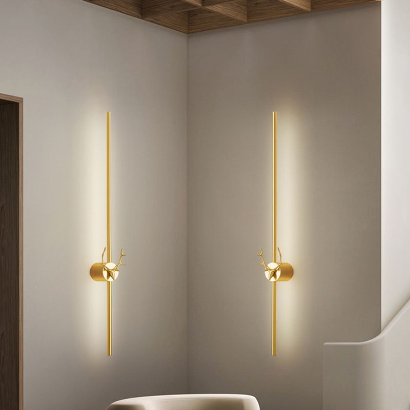 Modern Metal Wall Sconce Linear Shape LED Wall Light with Acrylic Shade for Bedroom