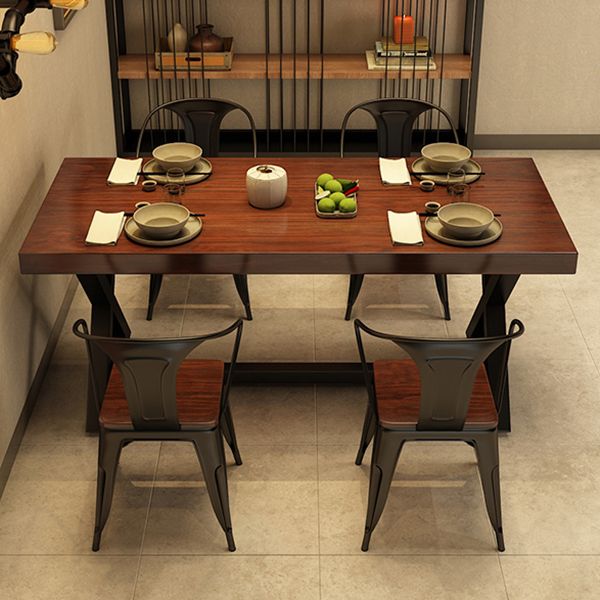 Table de la salle à manger du rectangle industriel Table en bois massif avec base de chevalets noirs