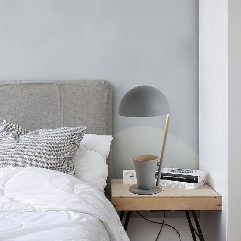 Lámpara de escritorio de tono metálico de domo Estilo contemporáneo 1 Bulbo de lectura negra/gris Luz de libro con taza de almacenamiento