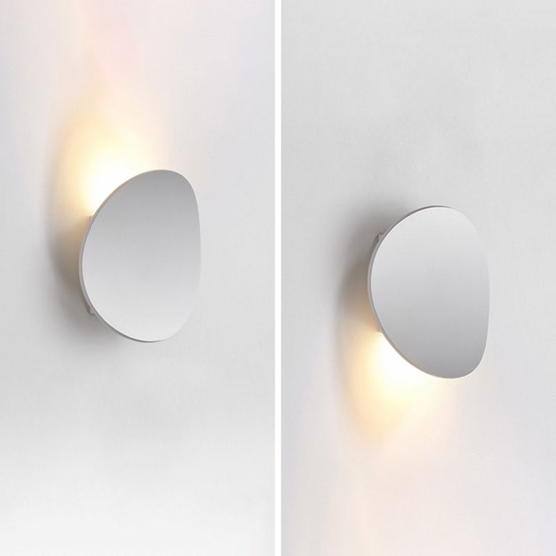 1-Light Wall Mounted Light Modern Style Bend Aluminum Wall Sconce Lamp in Black and White