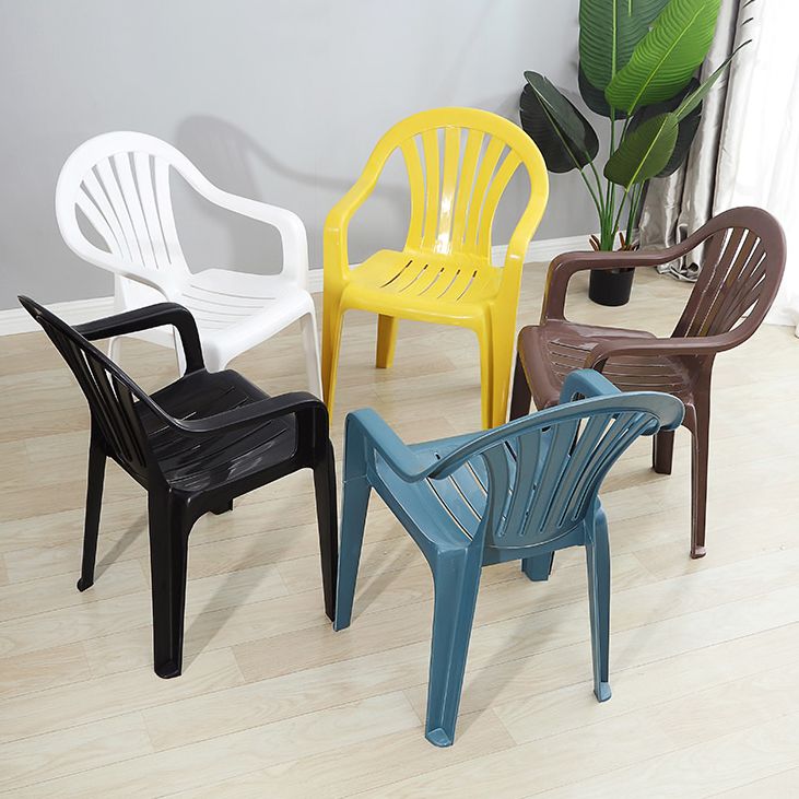 Silla lateral de plástico contemporánea con respaldo Windsor, silla lateral apilable para uso doméstico