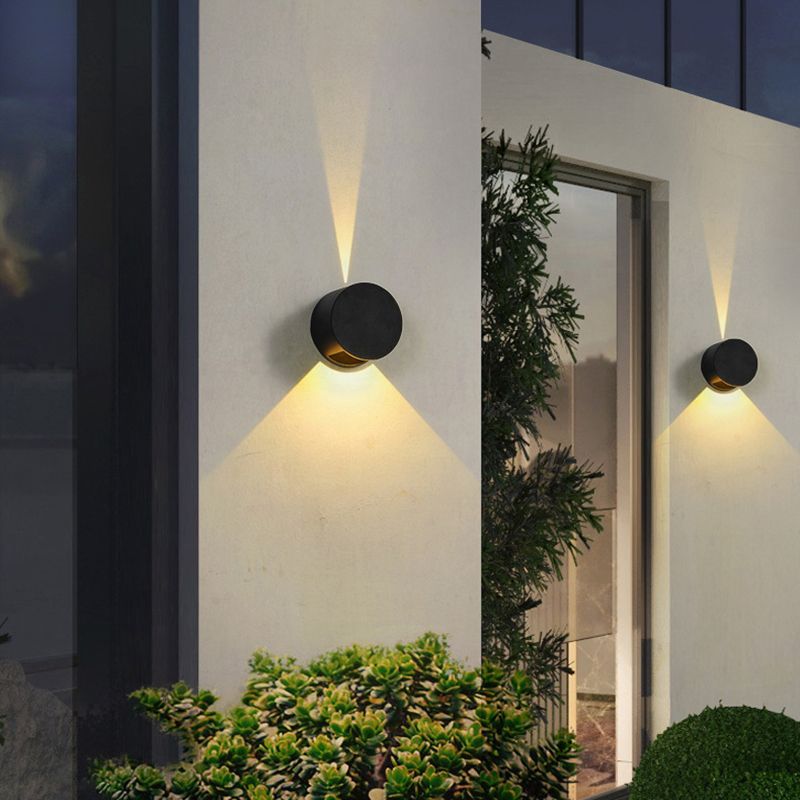 Circular Shape Wall Light Modern Style Metal 2 Lights Sconce in Black/White