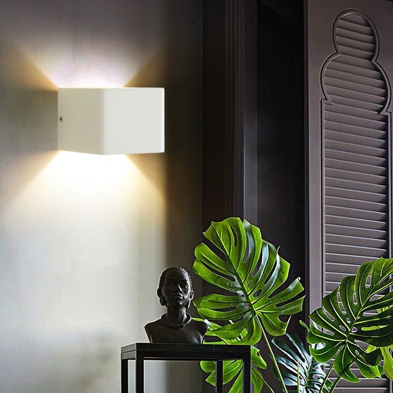 Ultra-modern Square Wall Sconce Lighting Aluminum Wall Mounted Light Fixture for Bedroom