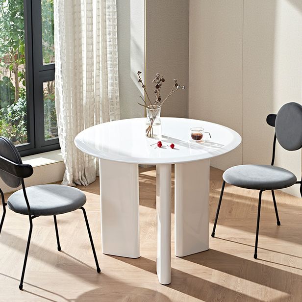 Minimalist White Kitchen Dining Table Solid Wood Round Shape Dining Table with 3 Legs Base