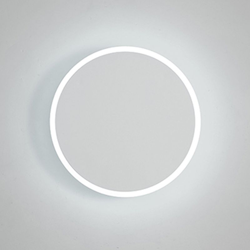 Round Shape Metal Wall Light Modern Style 1 Light Wall Mount Light in White