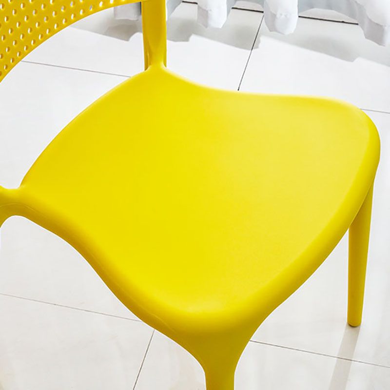 Chaise sans bras de salle à manger en plastique de style contemporain, chaises latérales de salle à manger à dos ouvert