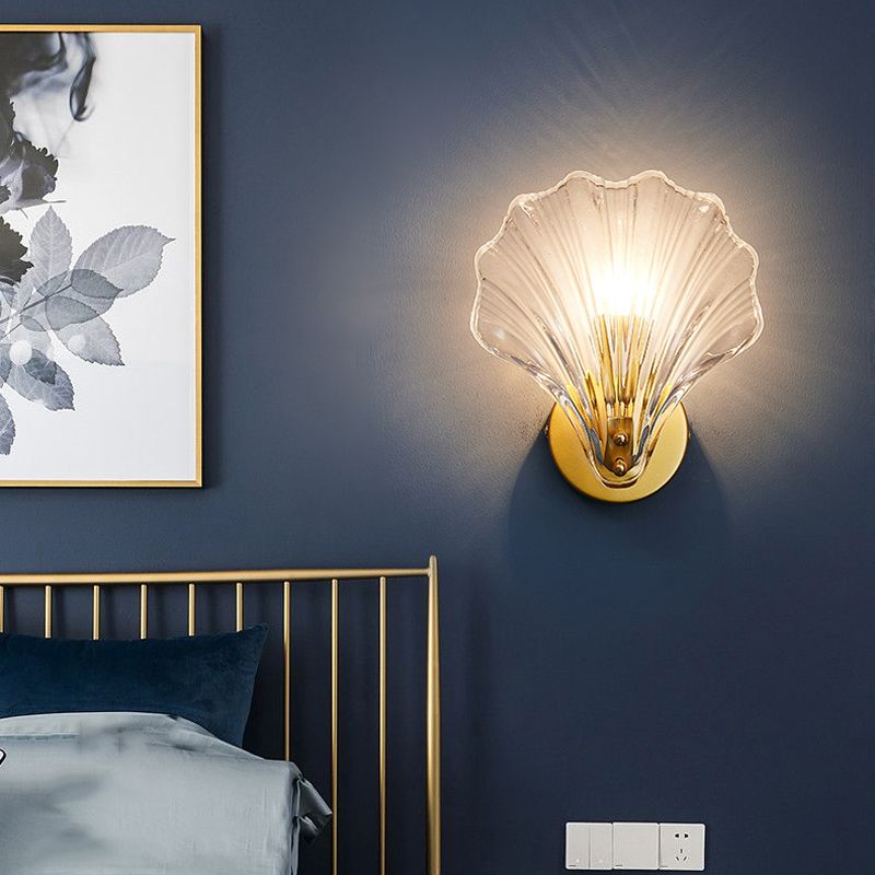 Shell Shape Glass Wall Mount Light Modern Style 1-Light Wall Light Sconce in Gold