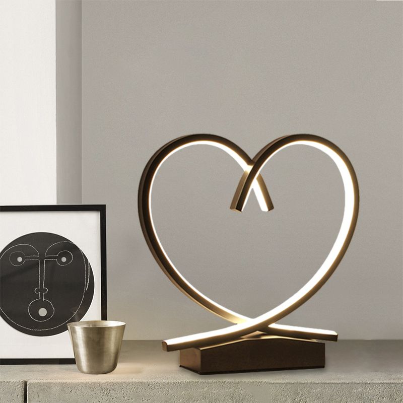 Coeur aimant en bois table de table de nuit simplicité en noir / blanc / bois d'éclairage de bureau LED pour la chambre à coucher
