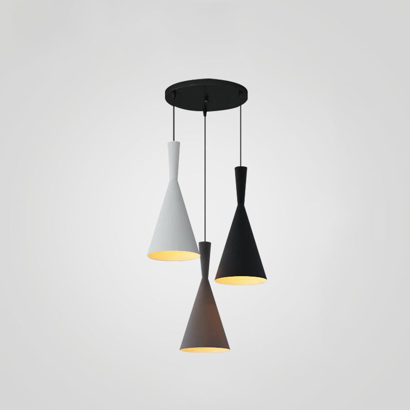 Forme de cône en métal Lumières suspendues modernes style 3 lumières suspendues à la chambre à coucher
