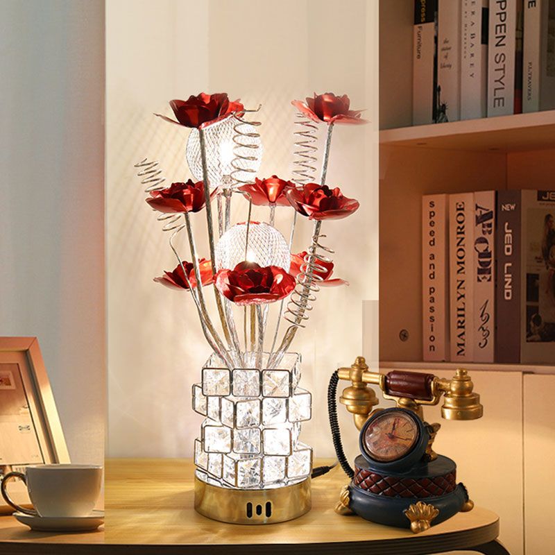 Lampada da tavolo floreale Art Decor Lampada da scrivania a LED in alluminio con base in blocco di cristallo in viola/rosso per comodino