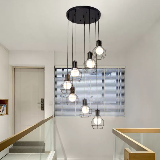 Zwarte trap hangend licht in moderne klassieke stijl smeedijzeren cluster hanglamp met ijzeren frame
