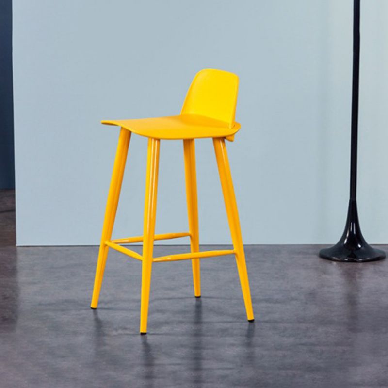 Contemporary Low Back Bar Stool Plastic Footrest Stool for Restaurant