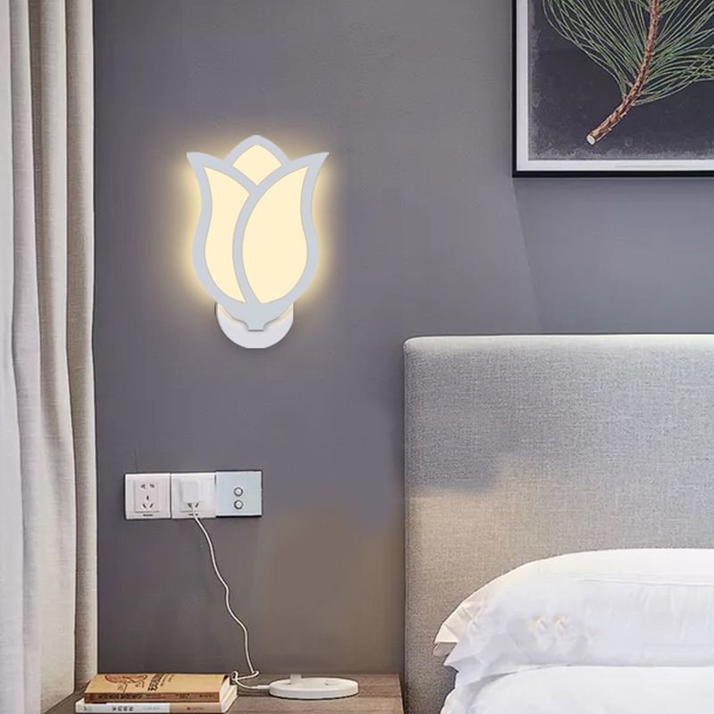 Flower Shape Wall Lamp Modern Style Acrylic 1 Light Sconce in White