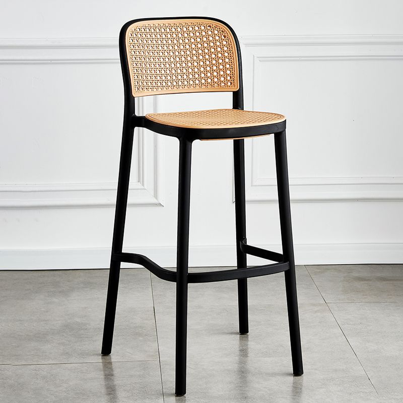 Taburete de bar de plástico de estilo moderno con reposapiés, taburete de bar simple con respaldo bajo para cocina