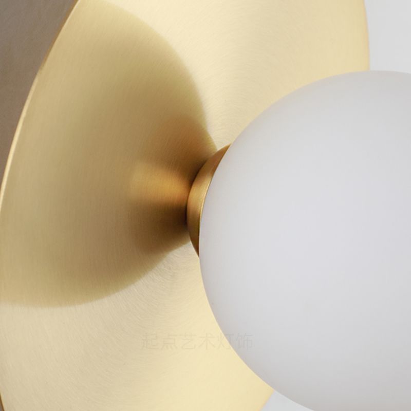 Metalen wereldwand sconce enkele bol hedendaagse stijl wandlamp voor slaapkamer