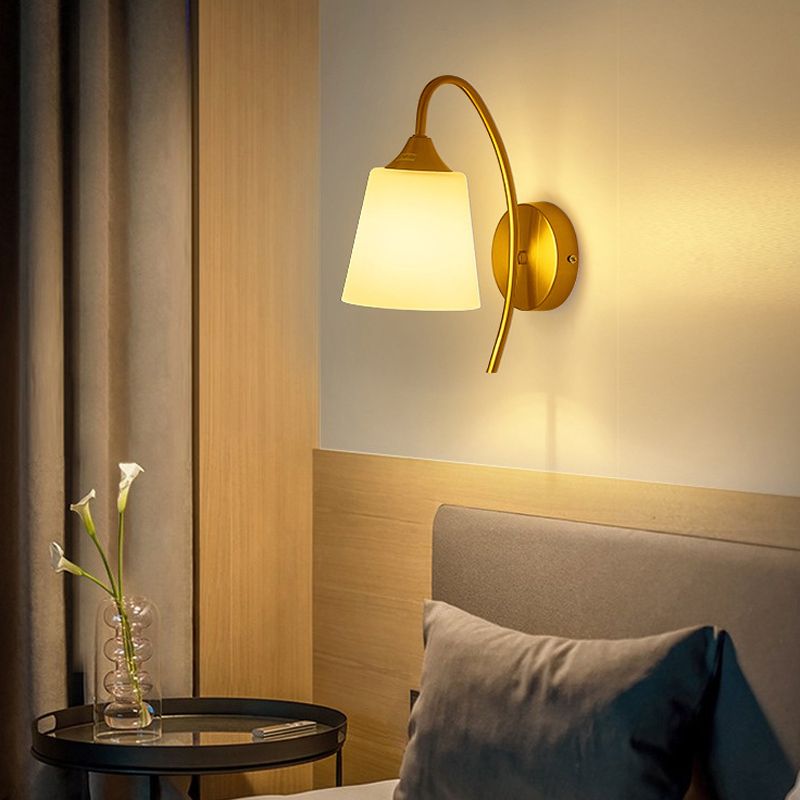 Modernist Wall Sconce Metal Sconce Lighting in Gold for Bedroom