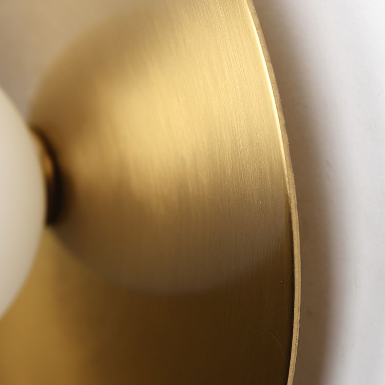 Modern Style Wall Lamp Metallic Wall Light Sconce for Bedroom