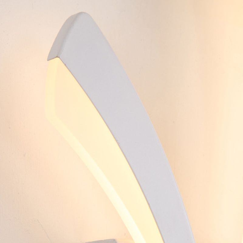 Pronzo della parete a LED bianco acrilico in moderna lampada da parete in ferro laccata in stile conciso per spazi interni