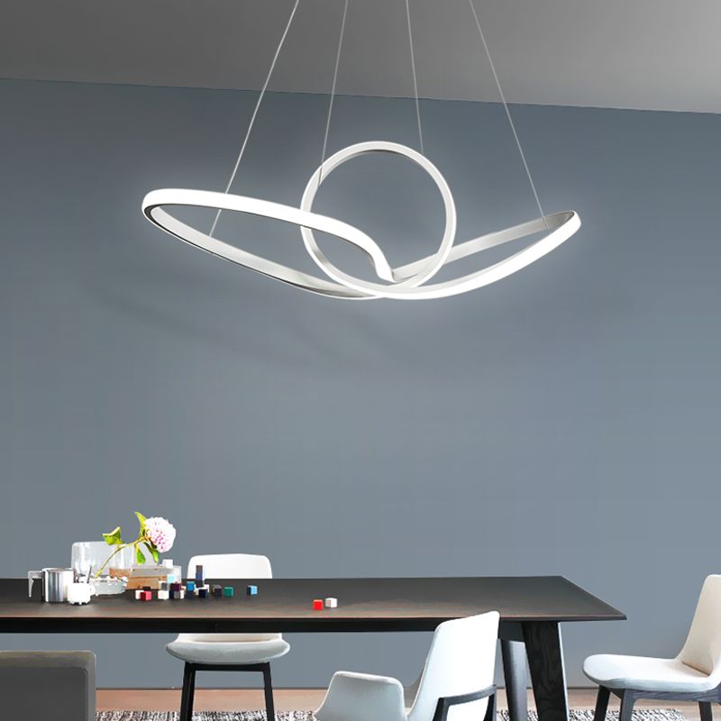 Curva senza cucitura acrilica Afferma del soffitto a sospensione Minimalista LED PENDANT LEDALIERE IN LUCE COLDA/BIANCA