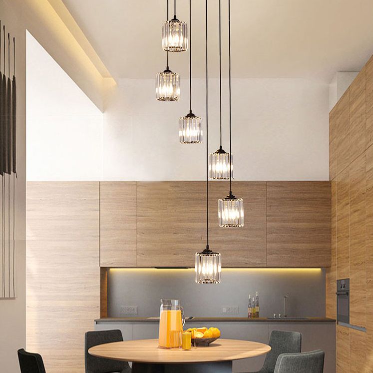 Cilindrische gesuspendeerde verlichtingsarmatuur Minimalistische kristallen trappenhangend plafondlicht in zwart