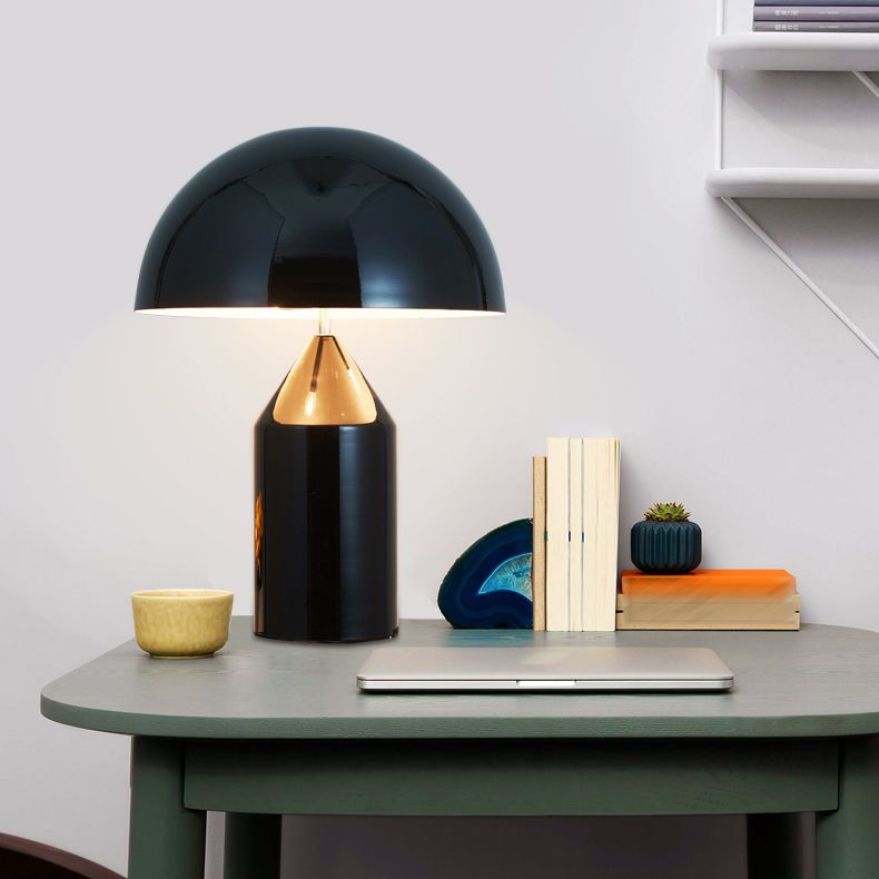 Metal Dome Form Table Light Simplicity Style LED -Nachttischlampe